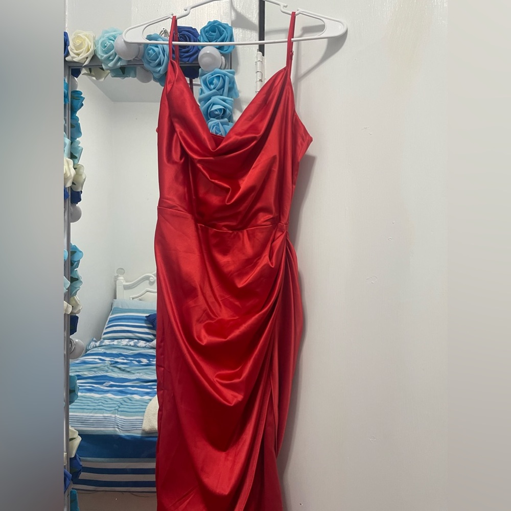 Satin drees